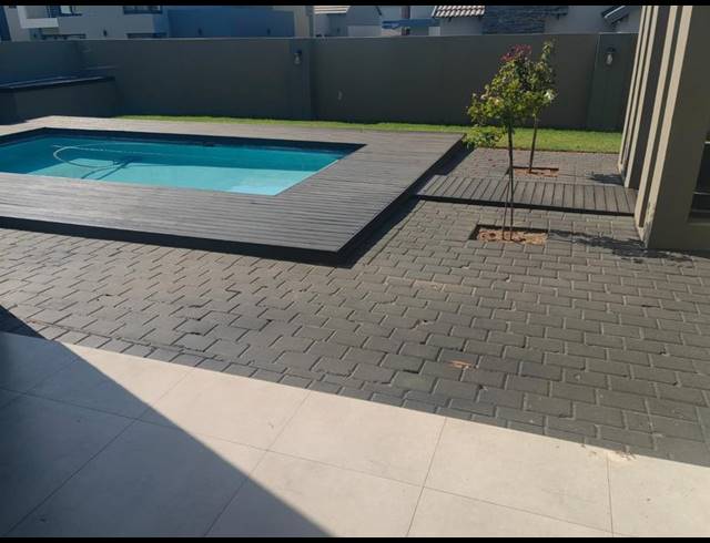 5 BEDROOM HOUSE FOR SALE IN SIX FOUNTAINS RESIDENTIAL ESTATE